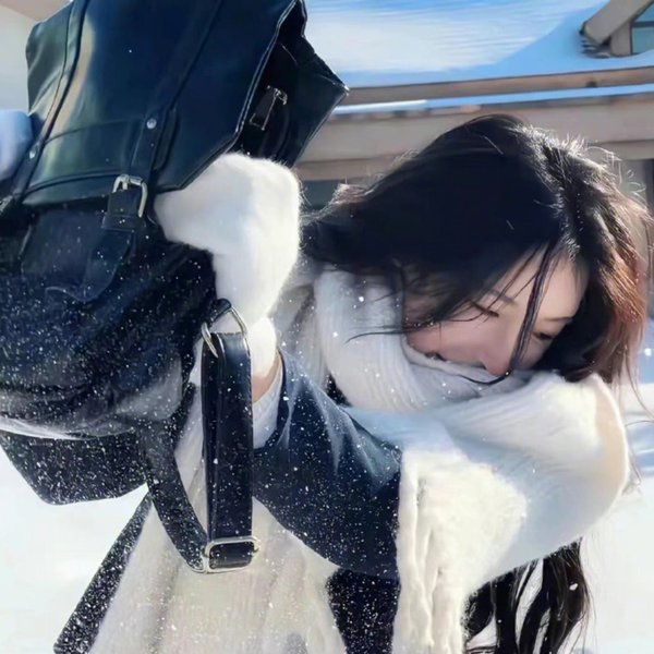 没用的谎言 海报